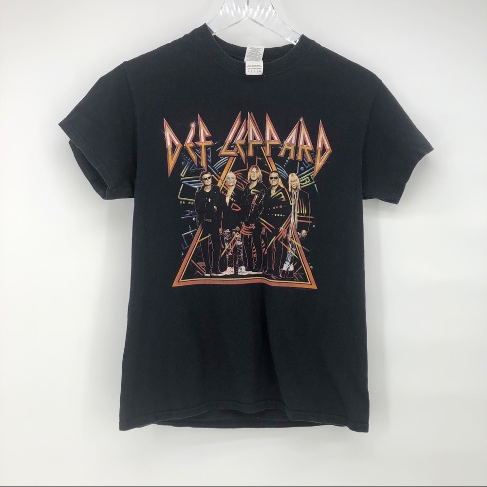 DEF LEPPARD 2018 tour graphic with dates on back